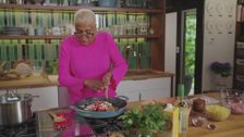 S1 E11: Paella Macaroni