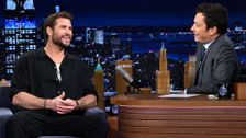 S13 E18: Liam Hemsworth; Leanne Morgan; Trae Young; Fuerza Regida