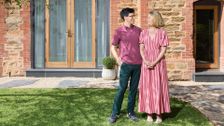 S2 E3: Coburg Shag Manor and Burnside Coach House