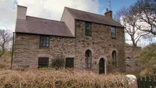 S30 E17: Anglesey