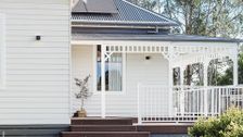 S2 E1: Country House Facelift