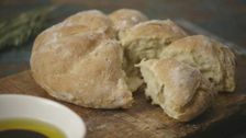 S1 E1: Easy Entertaining