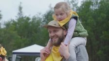 S4 E28: Helping Hands