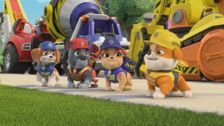 S1 E21: The Crew Builds a Giant Lemonade Stand; The Crew Builds a Wildlife Bridge